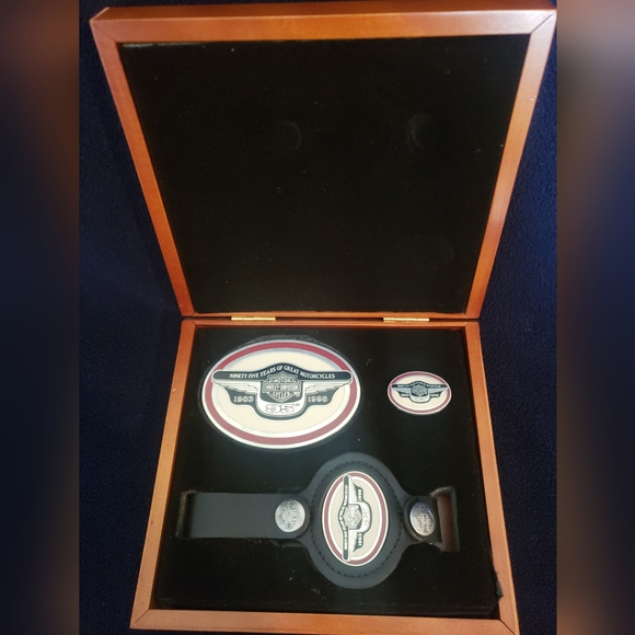 Harley-Davidson Other - Harley-Davidson 95th Anniversary Buckle, Key Fob, & Pin Set #213 Of 5,000 NIB